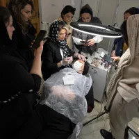 آموزش تخصصی میکروبلیدینگ و میکروپیگمنتیشن|خدمات آموزشی|اصفهان, هزارجریب|دیوار