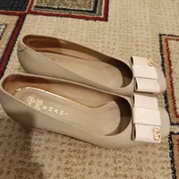 کفش چرم زنانه درجه یک سایز ۳۷تا۳۸. بفروش