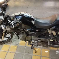 آپاچی ۱۸۰ مزایده‌