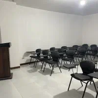 اجاره سالن آموزشی، سمینار، کلاس و کارگاه|اجارهٔ کوتاهمدت دفتر کار و فضای آموزشی|اصفهان, تیران|دیوار