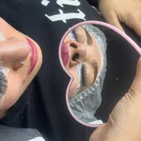 اکستنشن مژه و لیفت و‌لمینیت مژه و ابرو