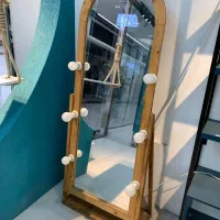 آینه چراغ دار ومیز