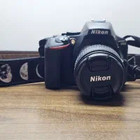 دوربین نیکون با لنز 18/55