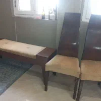 ۲عدد صندلی  وا عدد نیمکت کاملا تمیز در حد نو