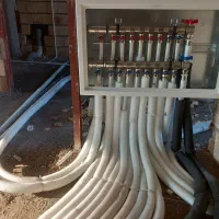 لوله کشی آب وفاضلاب. نصب شیرالات رادیاتور|خدمات پیشه و مهارت|کاشان, امیرکبیر|دیوار