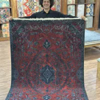 قالی شرابی رنگ ابریشمی