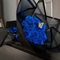 شمع های دستساز و دسته گل رز روبانیNira candle