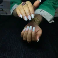 خدمات ناخن ‌کاشت ناخن و آموزش