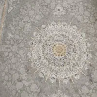 فرش ۱۲ متری ۷۰۰ شانه تراکم ۳۰۰۰ گلبرجسته در حد نو