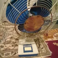 پنکه قدیمی تمام فلز هست