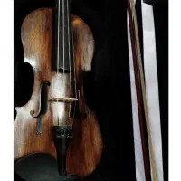 فروش  یک دستگاه ویالون به همراه کیف