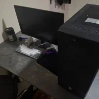 کیس گیمینگ و مانیتور