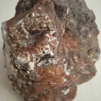 سنگ  قهوه ای