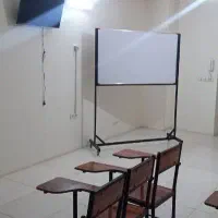 استخدام مدرس زبان انگلیسی