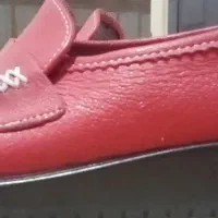 کتونی ۳۹وکفش قرمز ۳۶معاوضه هم دارم.با گل طبیعی|کیف، کفش، کمربند|خرم‌آباد, |دیوار