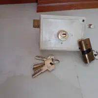 قفل درب حیاط