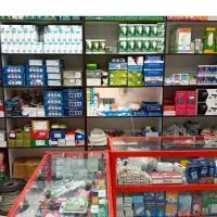 کاردر مغازه الکتریکی