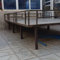 تخت فلزی