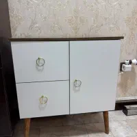 جاکفشی در حد نو، سه طبقه