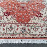 فرش ماشینی ۹ متر ۷۰۰ شانه رنگ پیازی در حد نو|فرش|تبریز, |دیوار