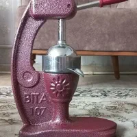 آب میوه گیری دستی