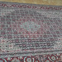 یه عدد فرش ۹ متری