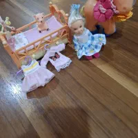 باربی بچه با تخت خواب و لباس و پونی