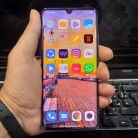 می نوت ۱۰ لایت صفحه ایج