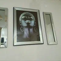 تابلو و گلدان