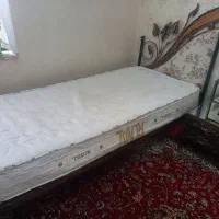 تخت خواب فرفوژه و تشک و پاتختی