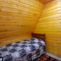 کلبه سوئیسی|اجارهٔ کوتاه‌مدت ویلا و باغ|لاهیجان, بازکیاگوراب|دیوار