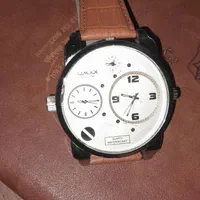 ساعت لاکچری سه موتوره ژاپنی