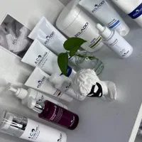 استخدام فشیال کار حرفه ای در کلینیک زیبایی منظریه