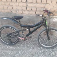 دوچرخه|دوچرخه، اسکیت، اسکوتر|اسفرورین, |دیوار