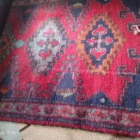 قالی دستباف قدیمی. خیلی قشنگ وسالم هستش