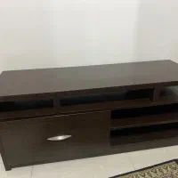 میز زیر تلویزیون