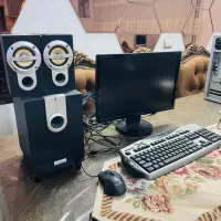 کامپیوتر با مانیتور ال سی دی بدون هارد