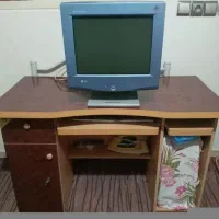 میز کامپیوتر و مانیتور الجی