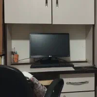 میز کامپیوتر کتابخانه دار