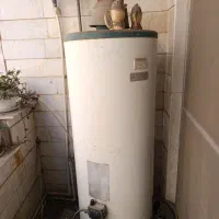 آبگرمکن ایستاده صحیح و سالم