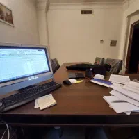 منشی و فروشنده تلفنی با روابط عمومی بالا