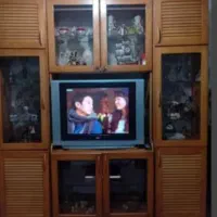 میز تلویزیون سه تیکه و تلویزیون