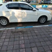 راننده سرویس با ماشین