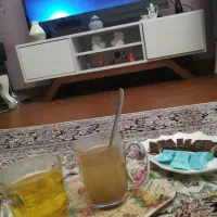 میز تلویزیون ....کاملا سالم