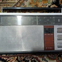 رادیو بسیار قدیمی عتیقه