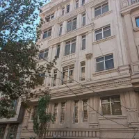 ۱۰۰متر ۲خواب / ۷ساله / سالن پرده خور رو به آفتاب