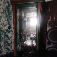 ویترین شیشه ای
