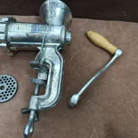 چرخ گوشت دستی قدیمی،ساخت کشور چین ،شماره ۸