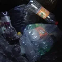 بطری آب معدنی دلستر نوشابه دبه ماست برای ترشی|ظروف نگهدارنده، پلاستیکی، یک‌بارمصرف|مشهد, نوید|دیوار