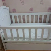 تخت کودک کاملا سالم و نو